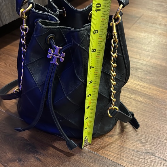 Tory Burch Pre Owned Black Fleming Soft Leather Bucket Bag with short/long strap - Picture 10 of 14